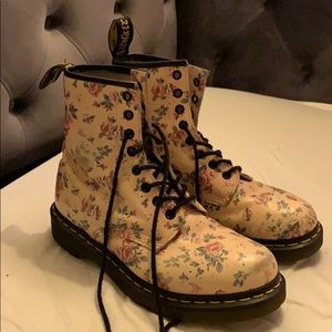 Doc marten floral boots